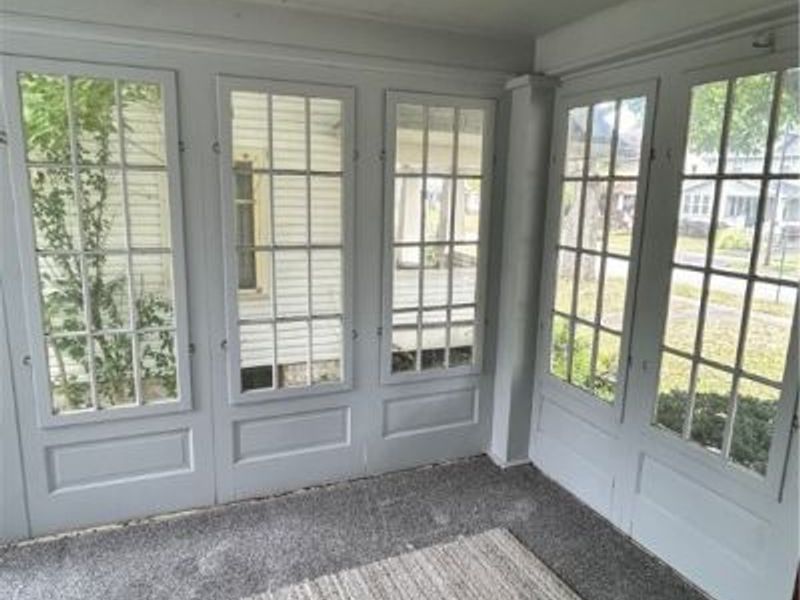 517 Oak Knoll Avenue SE, Warren, OH 44483 Photo 8