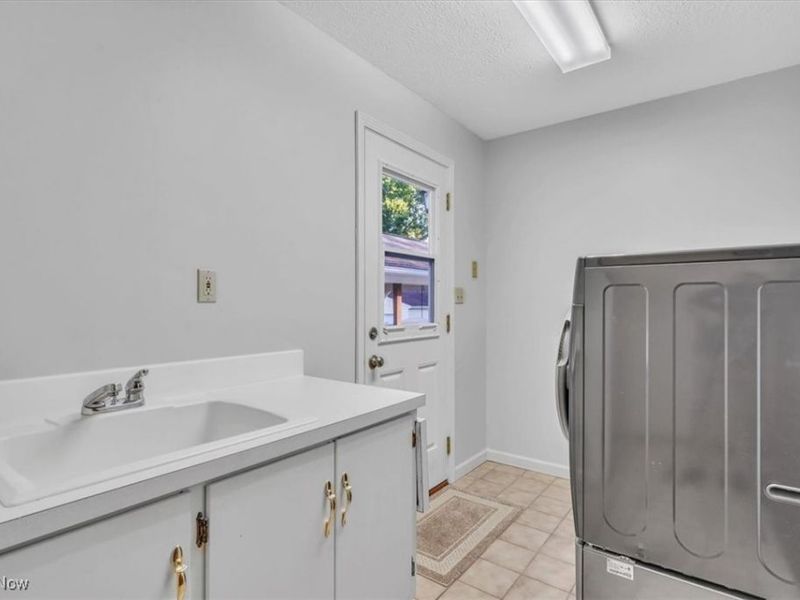 233 Marion Avenue, Akron, OH 44312 Photo 14