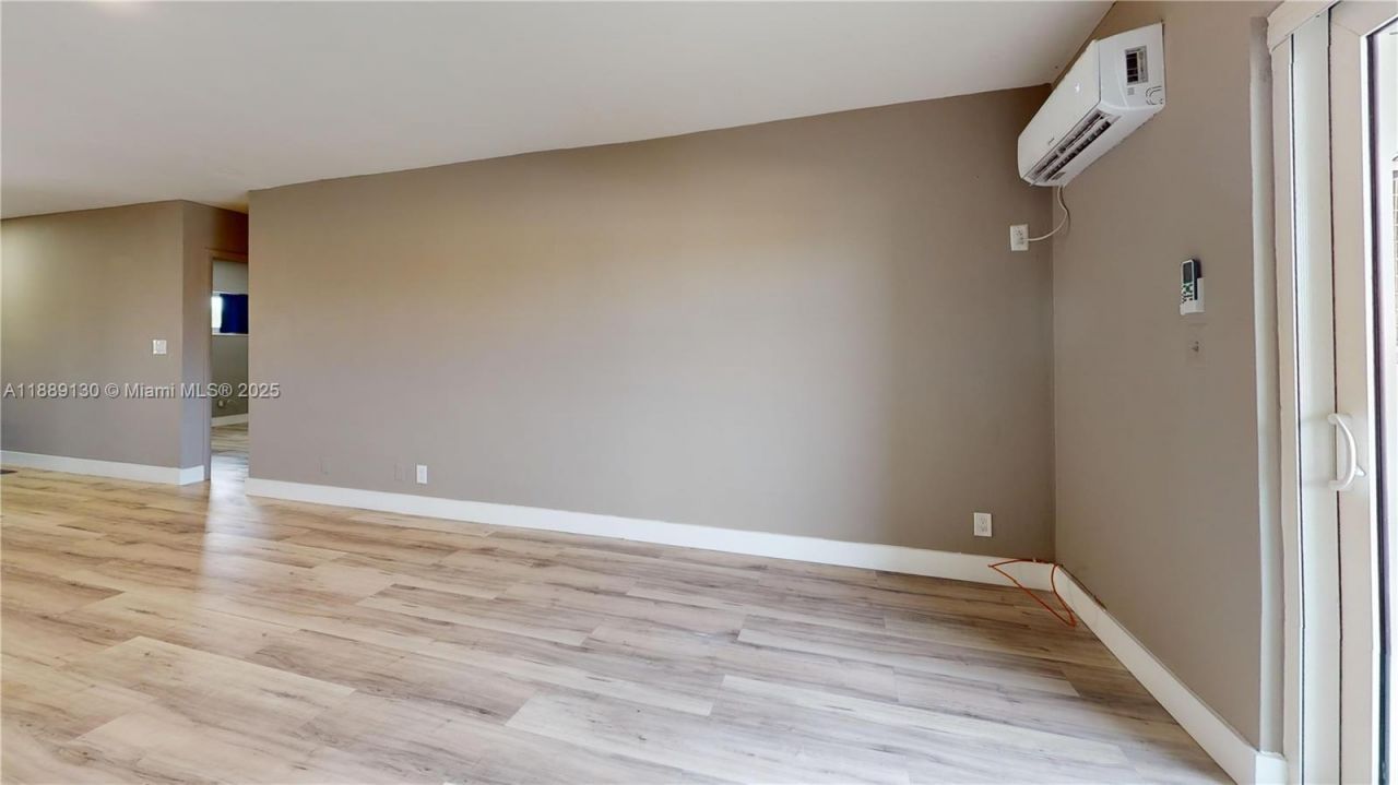 13105 Ixora Ct, Unit 303, North Miami, FL 33181 Photo