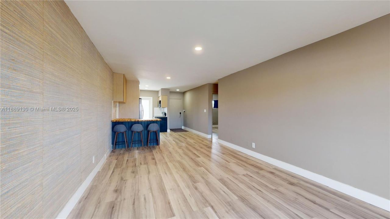 13105 Ixora Ct, Unit 303, North Miami, FL 33181 Photo