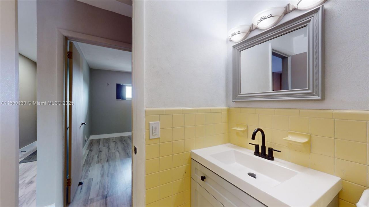 13105 Ixora Ct, Unit 303, North Miami, FL 33181 Photo