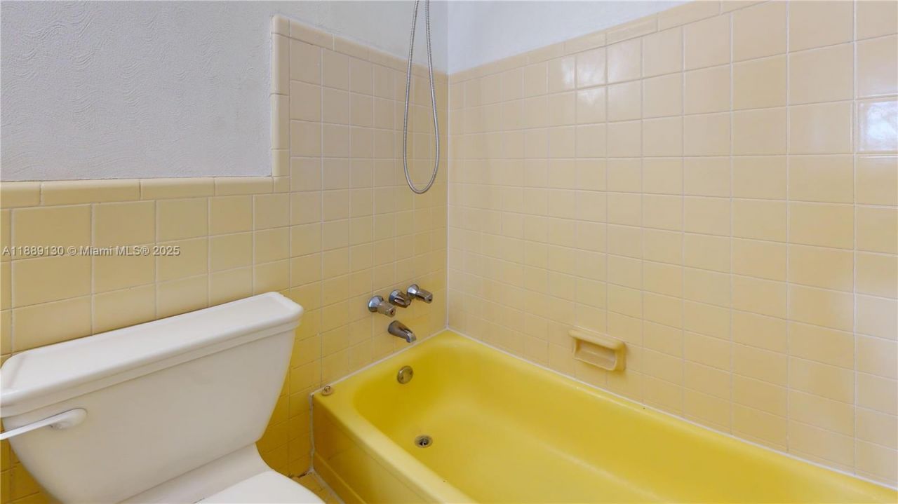 13105 Ixora Ct, Unit 303, North Miami, FL 33181 Photo