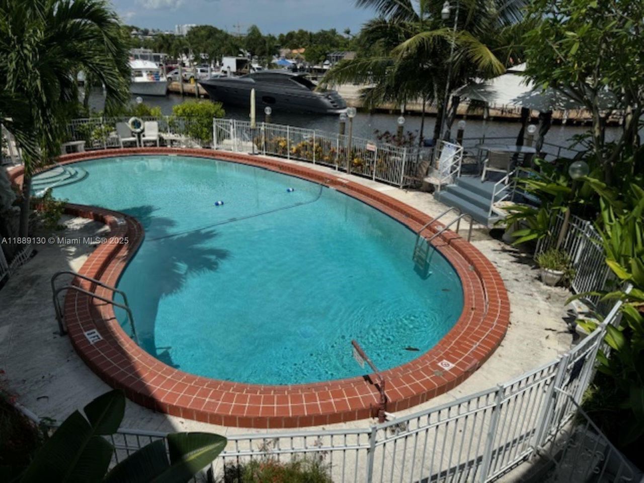 13105 Ixora Ct, Unit 303, North Miami, FL 33181 Photo