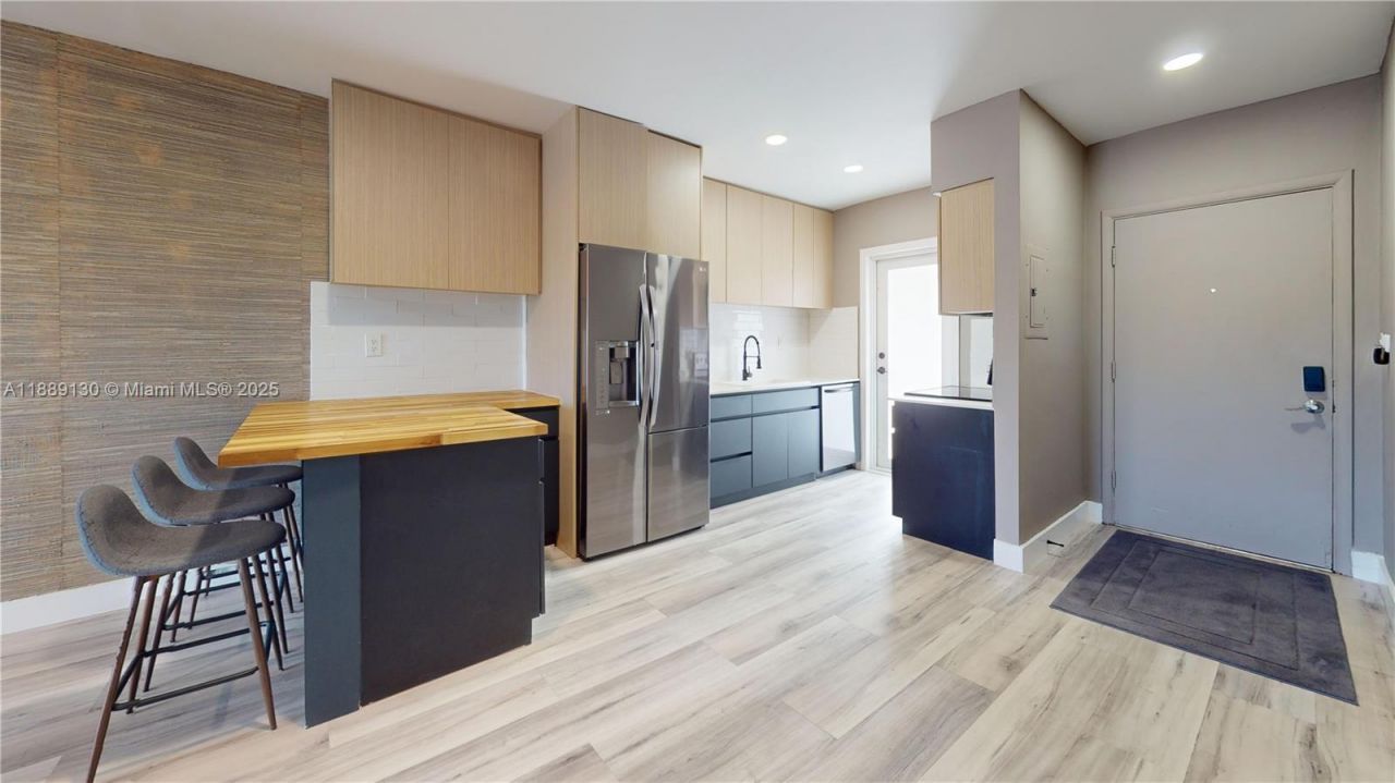 13105 Ixora Ct, Unit 303, North Miami, FL 33181 Photo