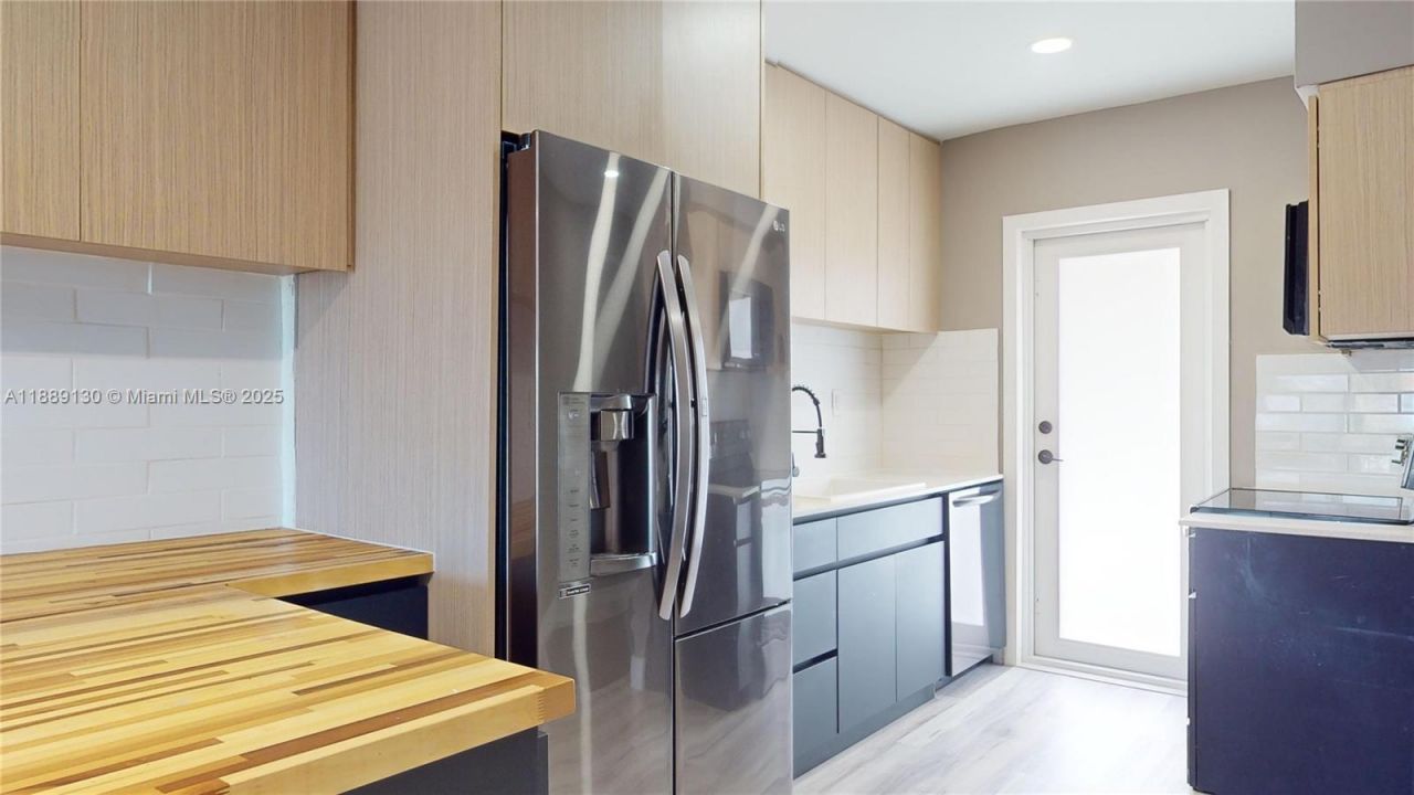 13105 Ixora Ct, Unit 303, North Miami, FL 33181 Photo