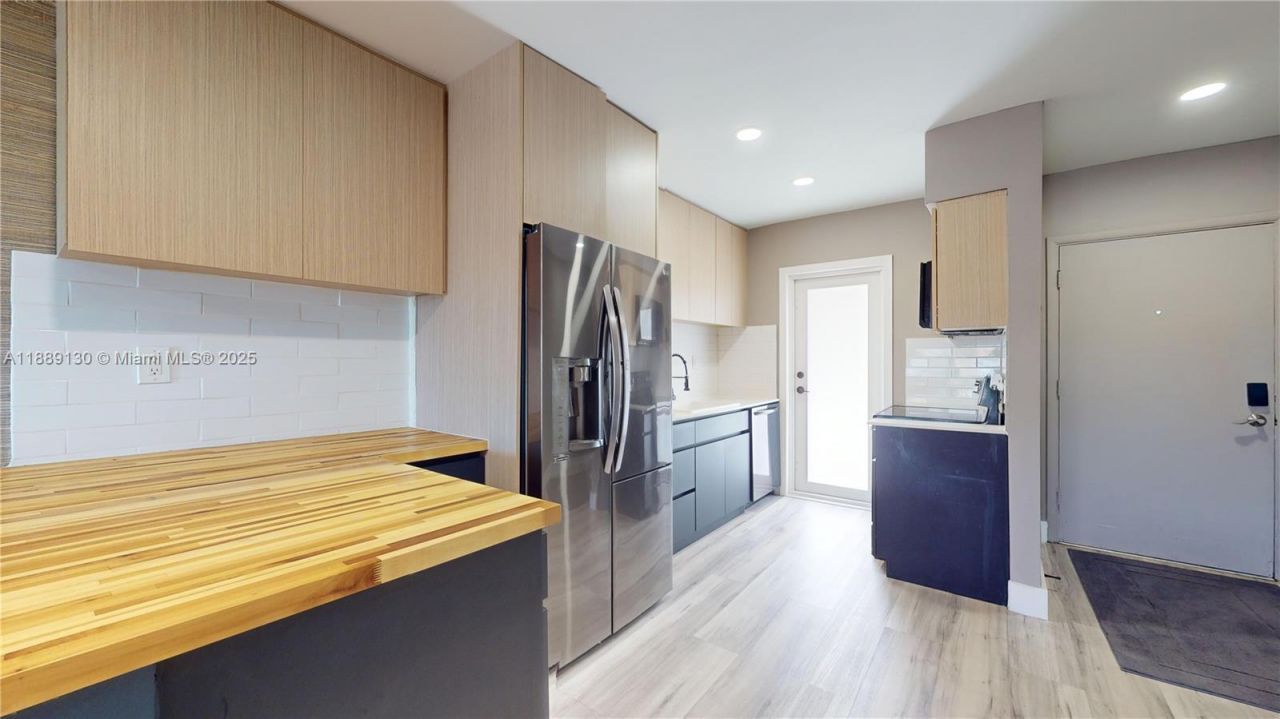 13105 Ixora Ct, Unit 303, North Miami, FL 33181 Photo