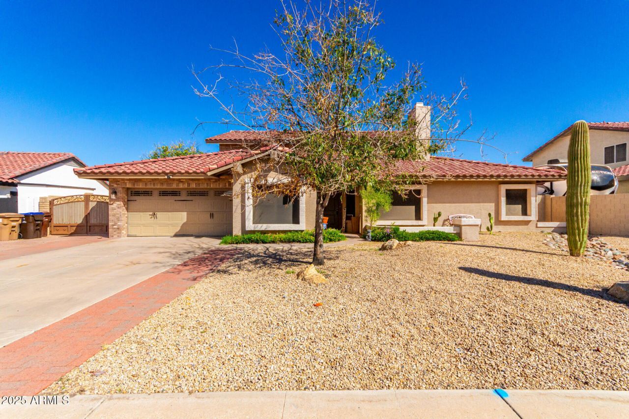 7220 W Larkspur Drive, Peoria, AZ 85381 Main Photo
