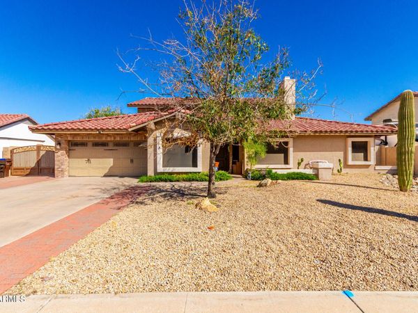 7220 W LARKSPUR Drive, Peoria, AZ 85381