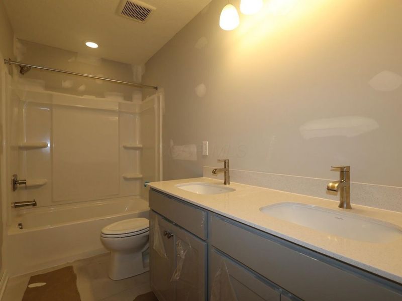 7799 Collins Drive, Reynoldsburg, OH 43068 Photo 11