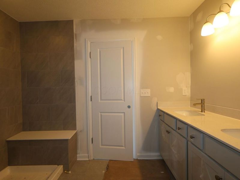 7799 Collins Drive, Reynoldsburg, OH 43068 Photo 14