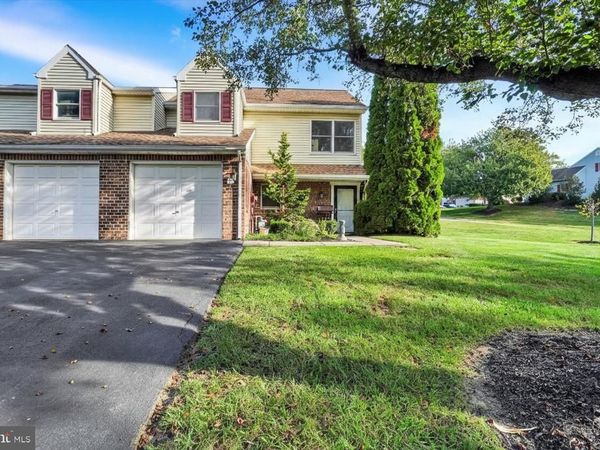 7 JEAN LO WAY, YORK, PA 17406