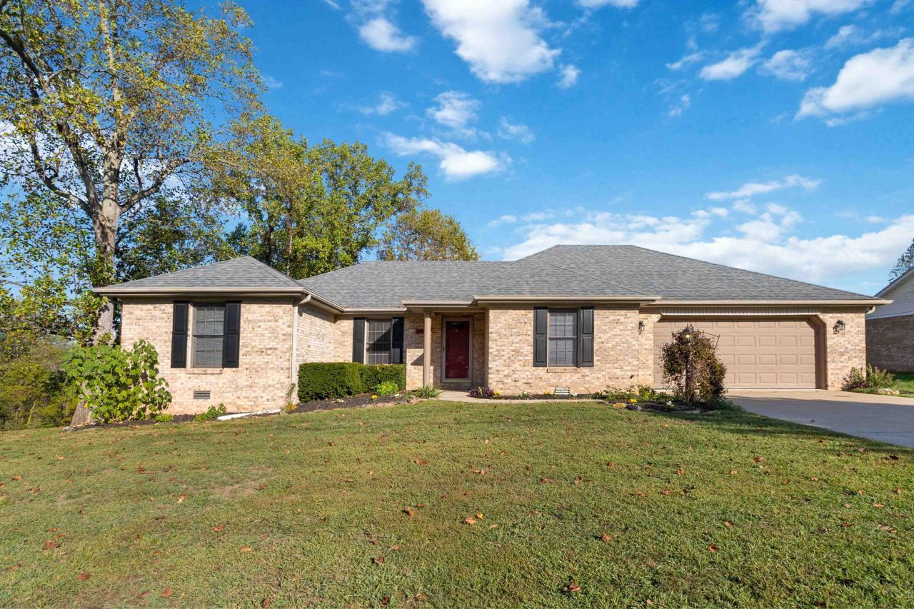 390 Hidden Springs Drive, Somerset, KY 42503 Main Photo