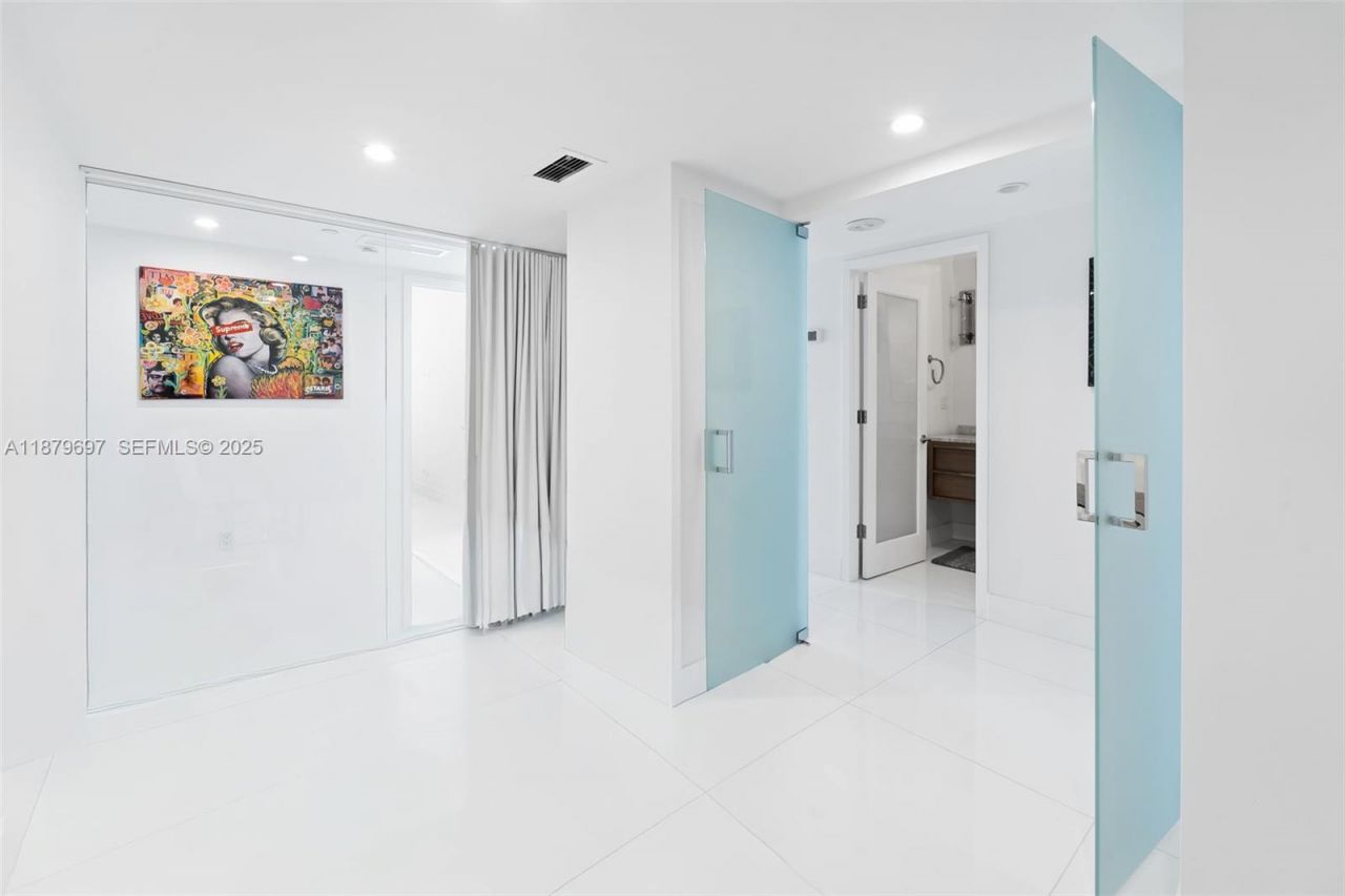 100 Lincoln Rd, Unit 1523/1525, Miami Beach, FL 33139 Photo