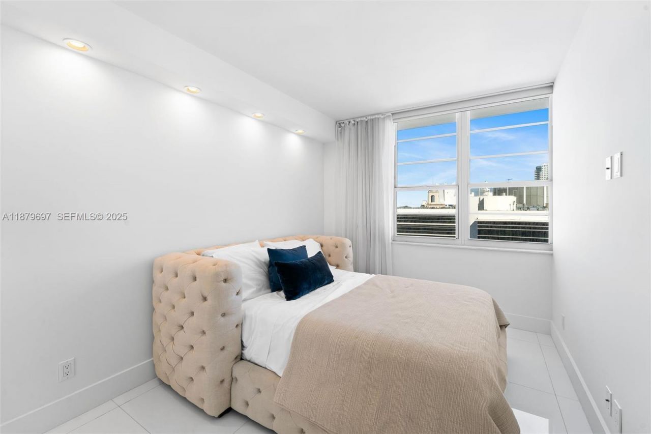 100 Lincoln Rd, Unit 1523/1525, Miami Beach, FL 33139 Photo
