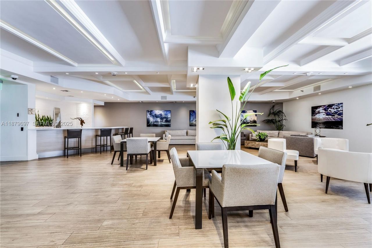 100 Lincoln Rd, Unit 1523/1525, Miami Beach, FL 33139 Photo