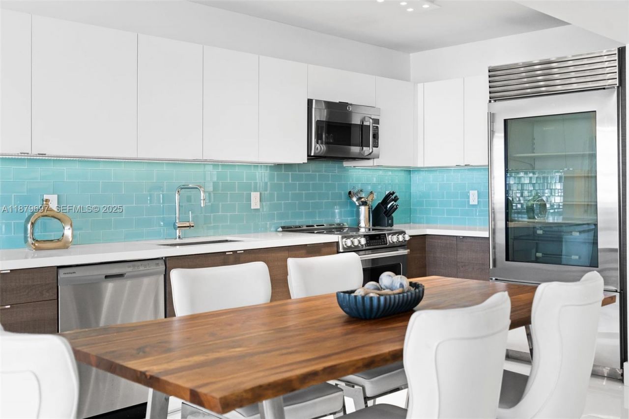 100 Lincoln Rd, Unit 1523/1525, Miami Beach, FL 33139 Photo