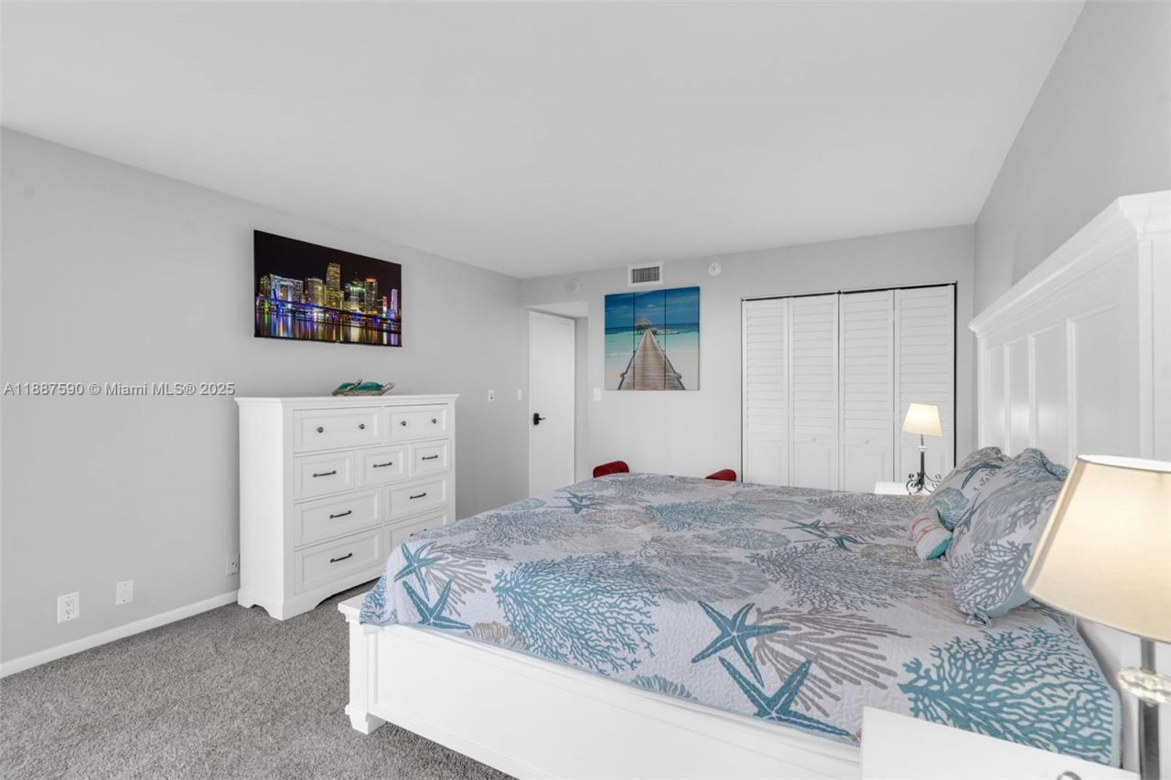 1000 Quayside Ter, Unit 505, Miami, FL 33138 Photo