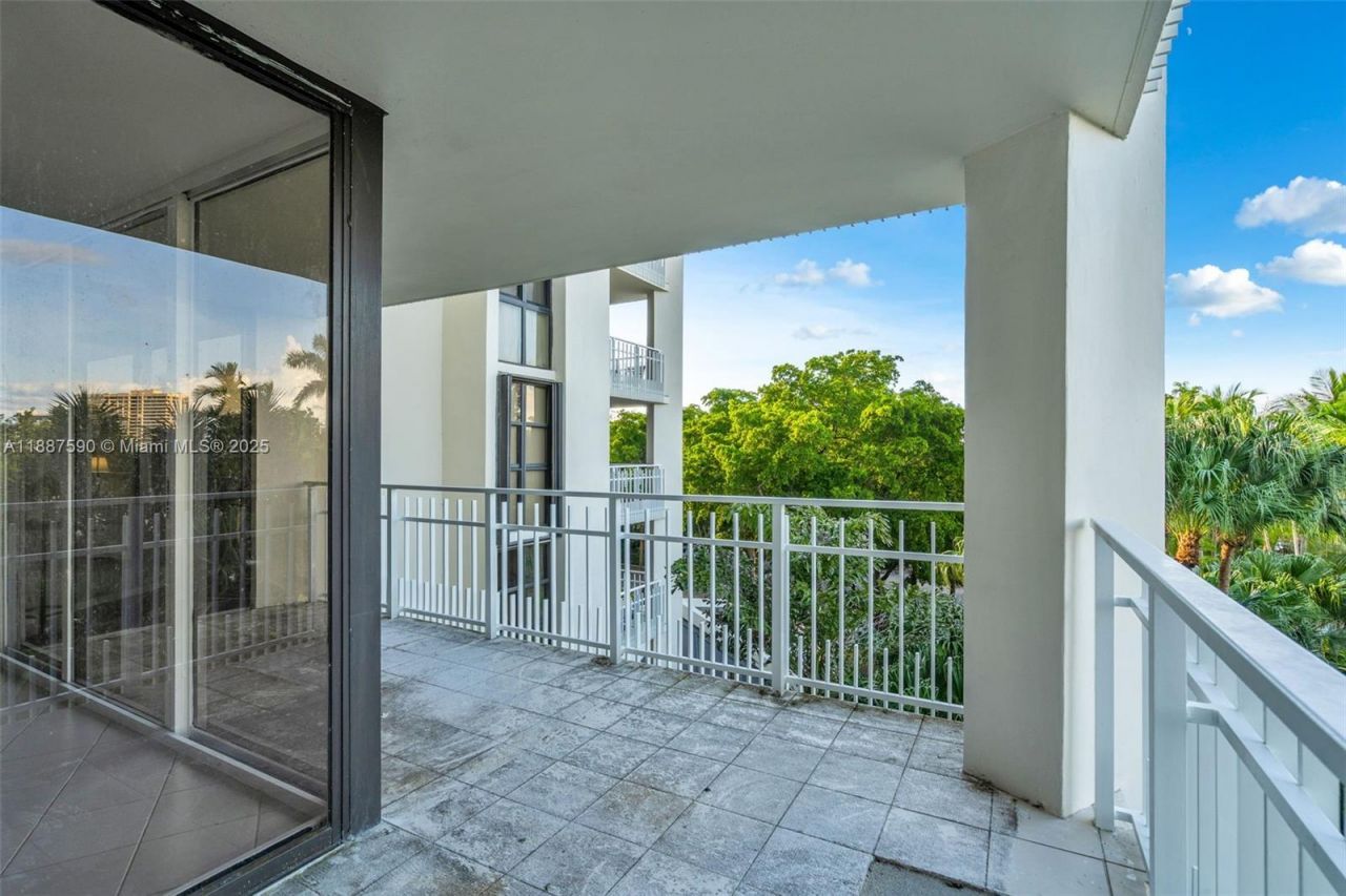 1000 Quayside Ter, Unit 505, Miami, FL 33138 Photo