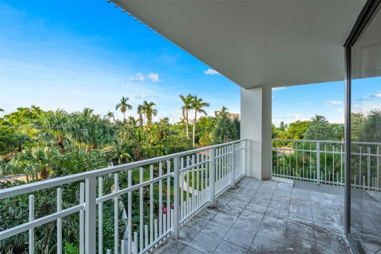 1000 Quayside Ter, Unit 505, Miami, FL 33138 Photo