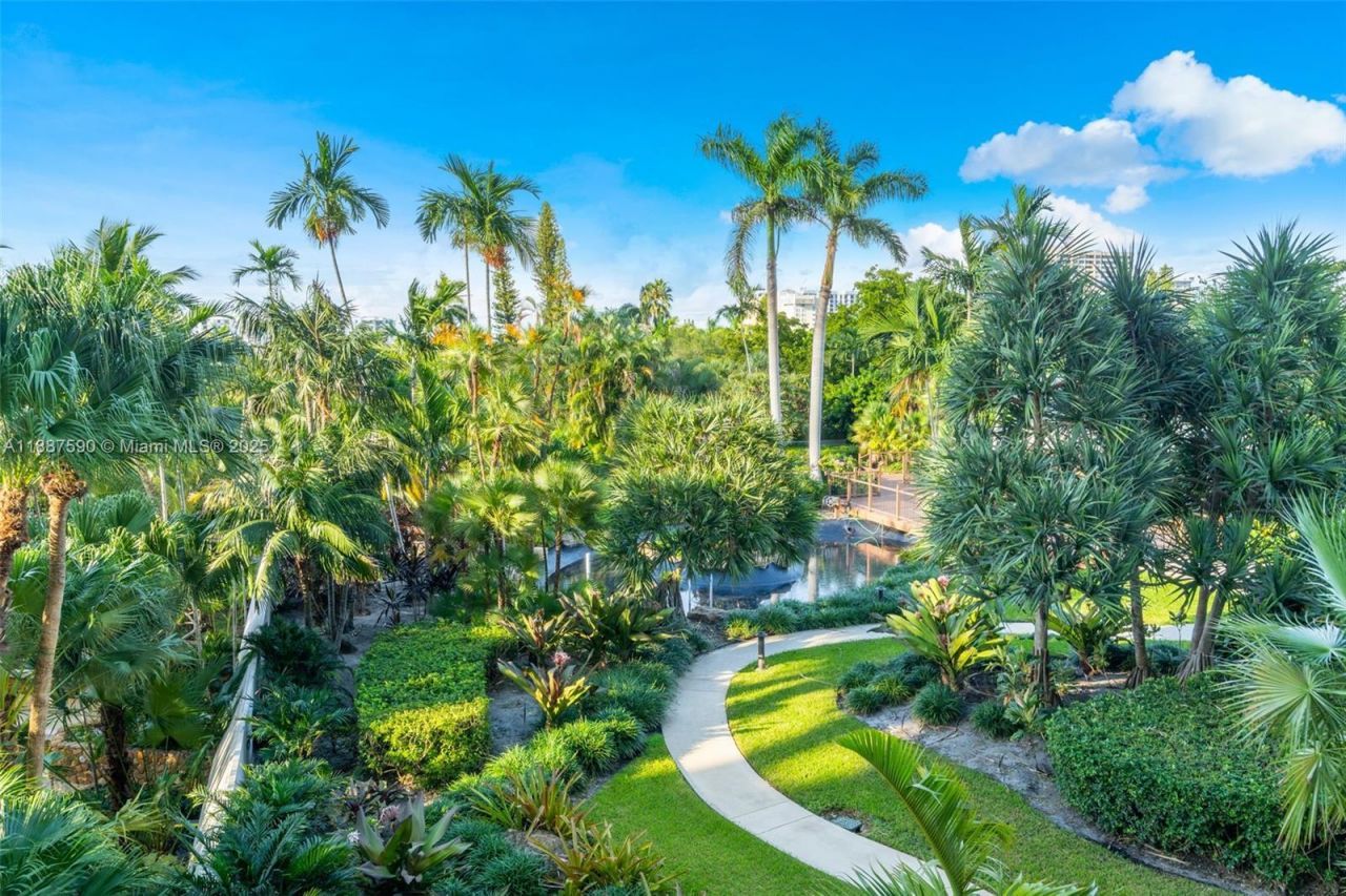 1000 Quayside Ter, Unit 505, Miami, FL 33138 Photo