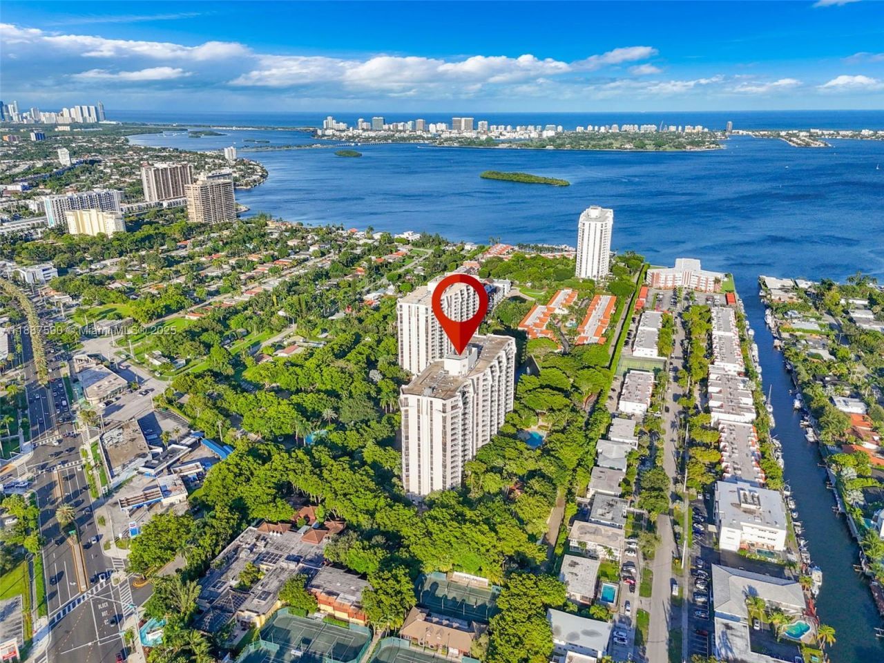 1000 Quayside Ter, Unit 505, Miami, FL 33138 Photo