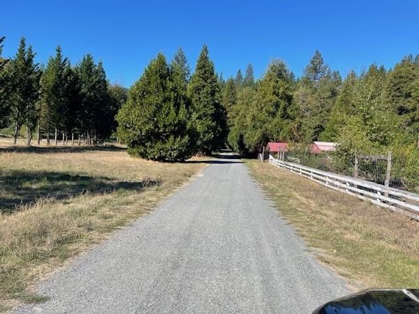 8000 Thompson Creek Road, Williams, OR 97544