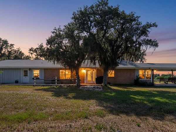 180 Freeman Circle, George West, TX 78022