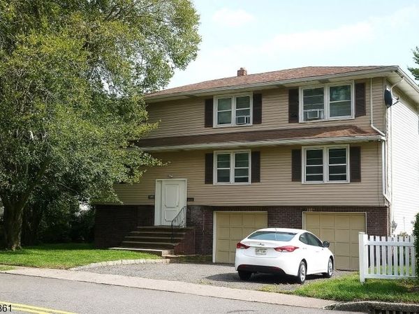 85 Grove St, South Hackensack, NJ 07606