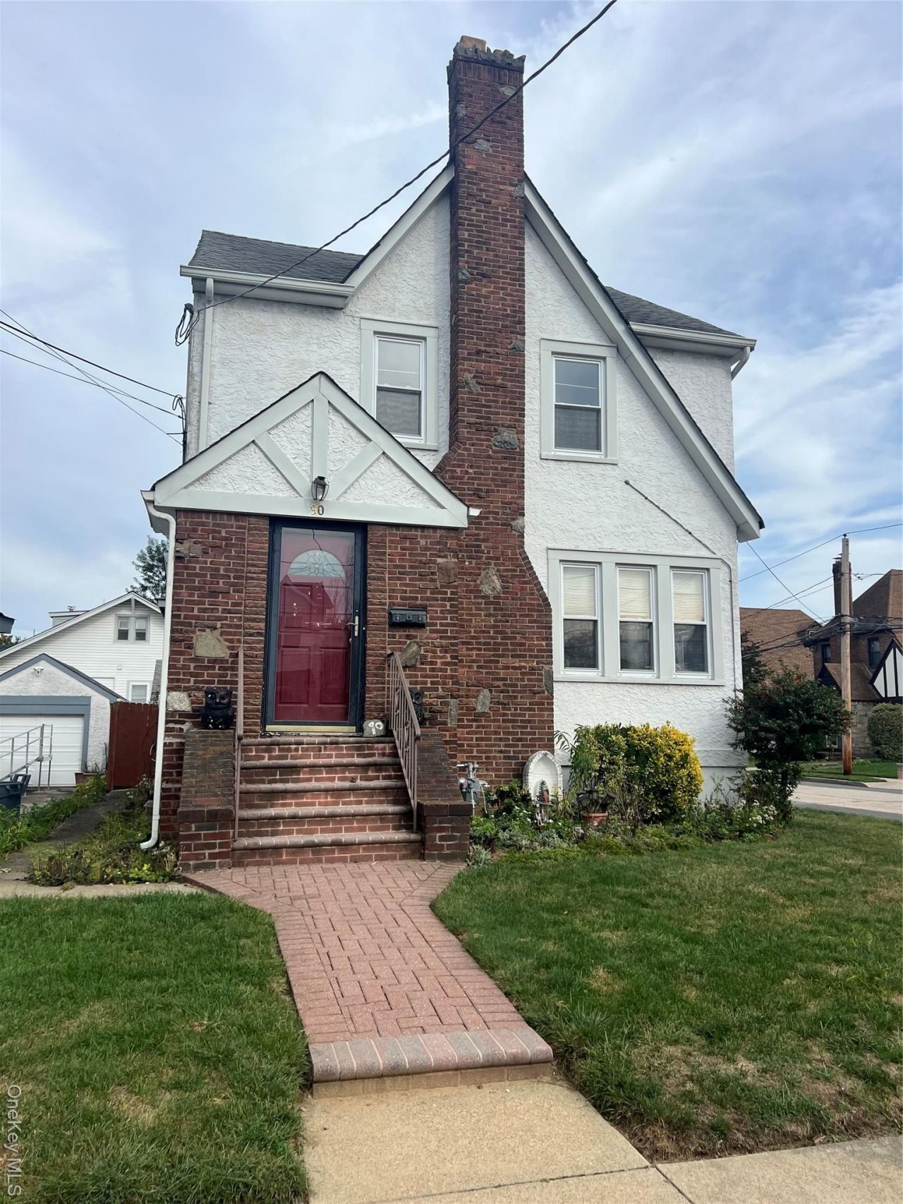90 Pearsall Avenue, Lynbrook, NY 11563 Main Photo