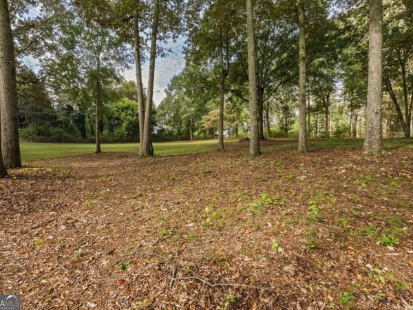 5590 Lakeview Drive SW, Austell, GA 30106