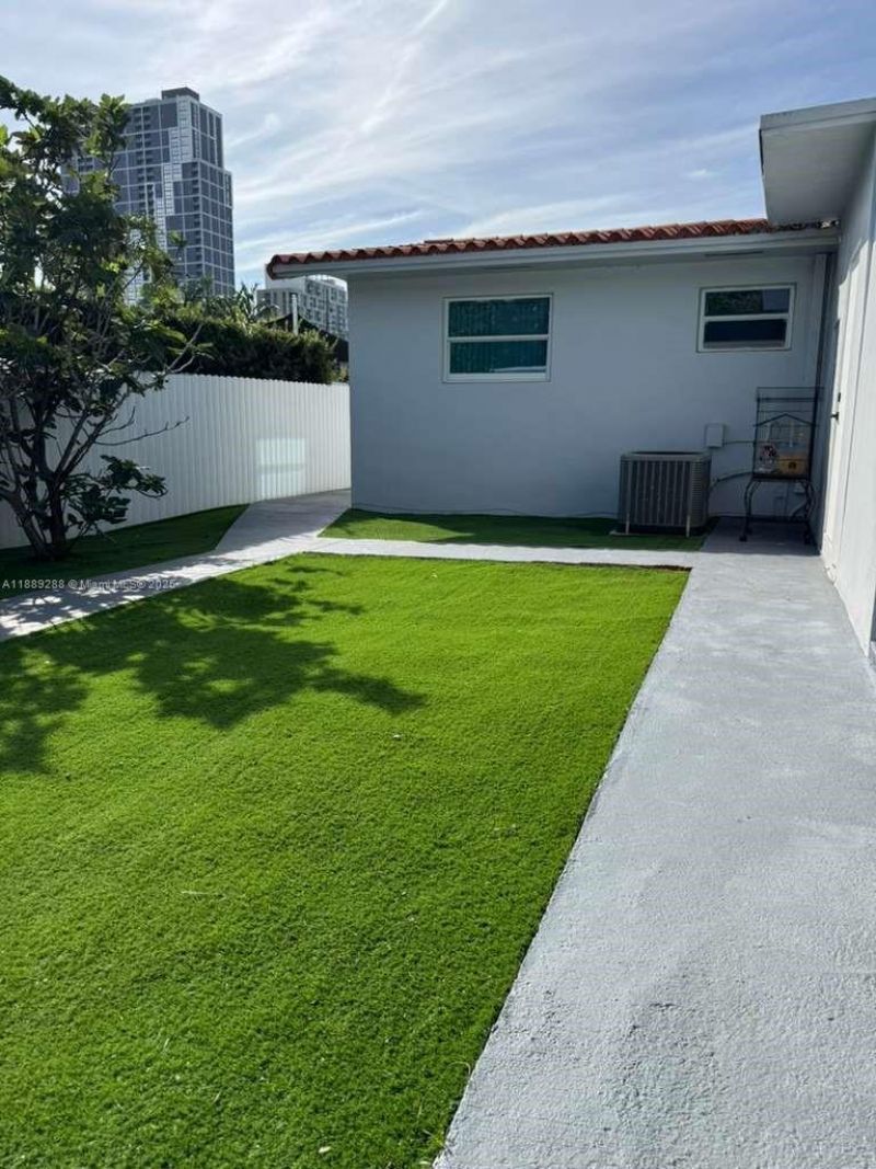 2943 SW 36th Ave, Unit STUDIO, Miami, FL 33133 Photo