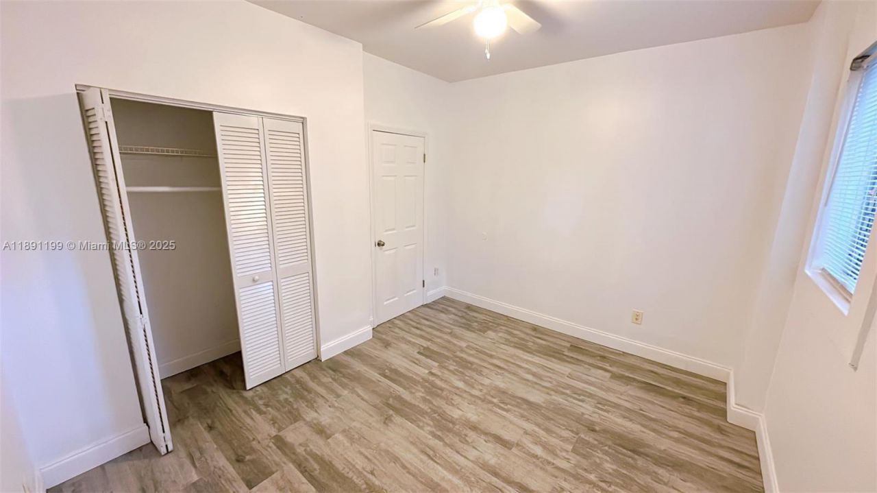 842 Meridian Ave, Unit 2C, Miami Beach, FL 33139 Photo