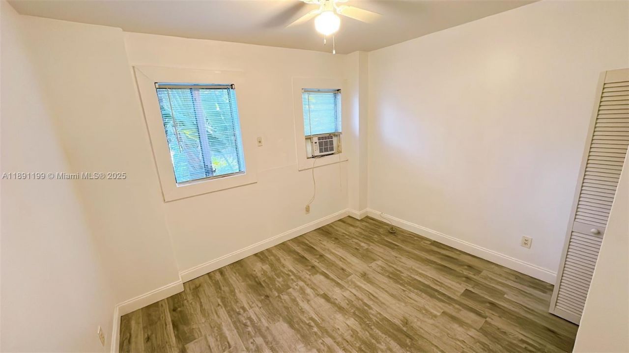 842 Meridian Ave, Unit 2C, Miami Beach, FL 33139 Photo