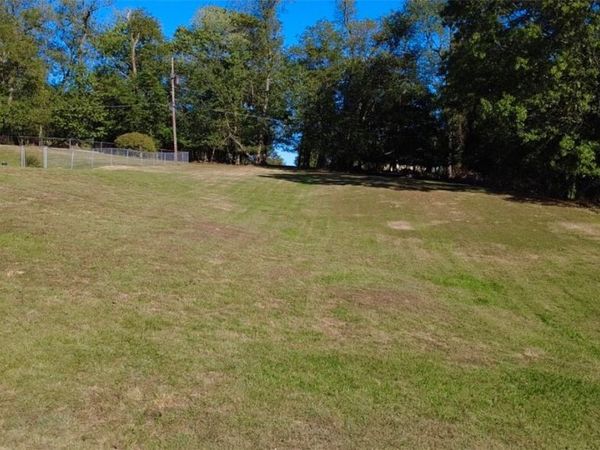 W Ray Drive, Zanesville, OH 43701