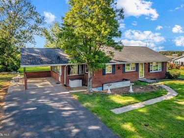 98 CEDAR RIDGE ROAD, WAYNESBORO, VA 22980