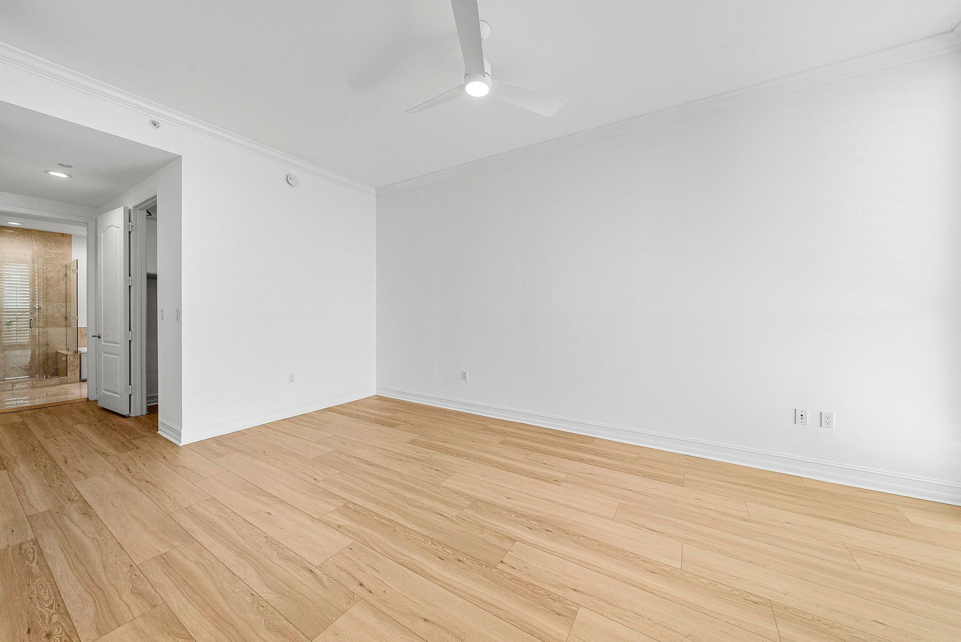 550 SE Mizner Boulevard, Unit B906, Boca Raton, FL 33432 Photo