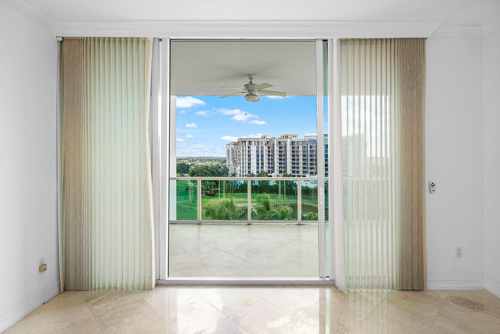 550 SE Mizner Boulevard, Unit B906, Boca Raton, FL 33432 Photo