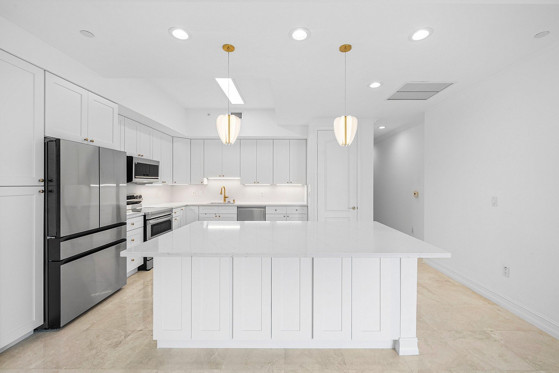 550 SE Mizner Boulevard, Unit B906, Boca Raton, FL 33432 Photo