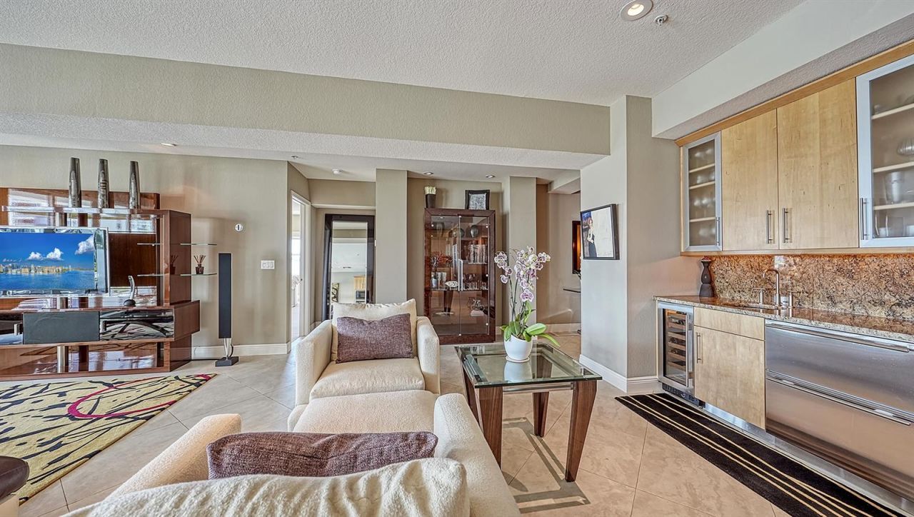 650 Golden Gate Point, Unit 602, Sarasota, FL 34236 Photo