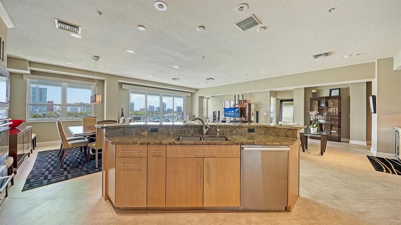 650 Golden Gate Point, Unit 602, Sarasota, FL 34236 Photo