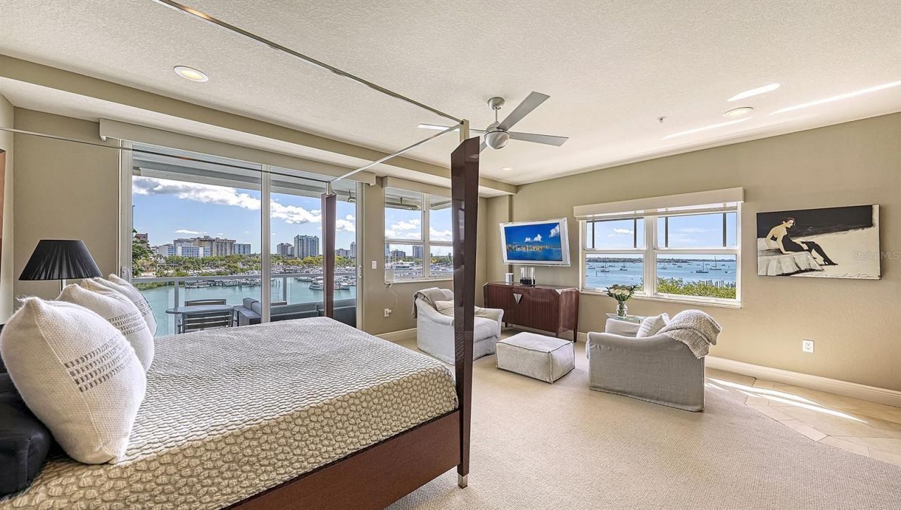 650 Golden Gate Point, Unit 602, Sarasota, FL 34236 Photo