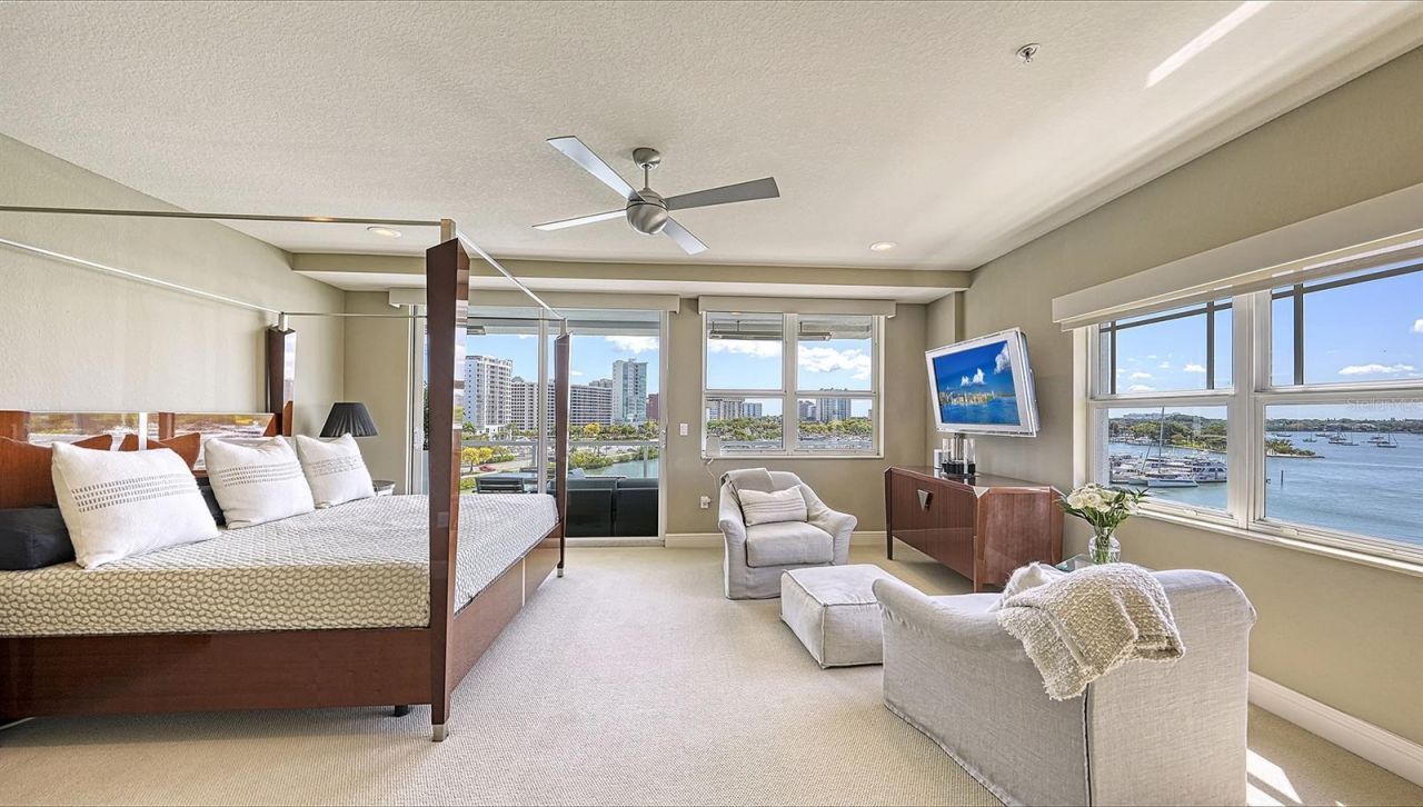 650 Golden Gate Point, Unit 602, Sarasota, FL 34236 Photo