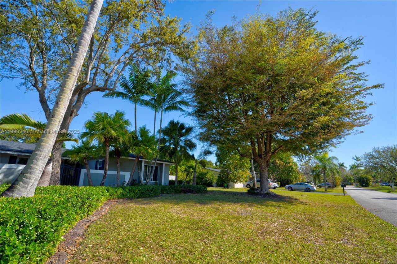 10735 SW 134 Terrace, Miami, FL 33176 Photo