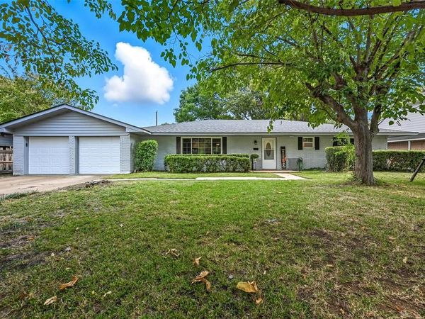 1711 Barton Drive, Arlington, TX 76010