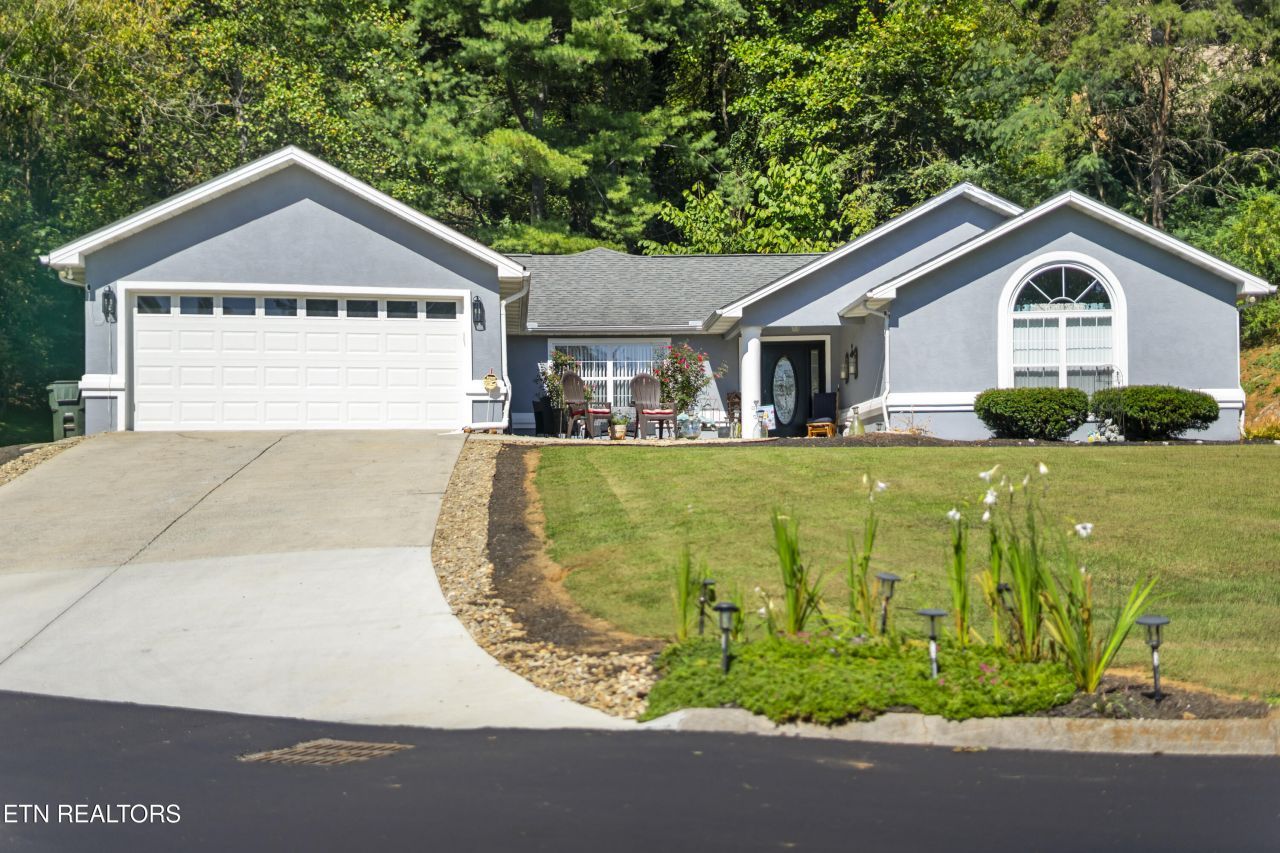 205 Lexington Place, Sevierville, TN 37862 Main Photo