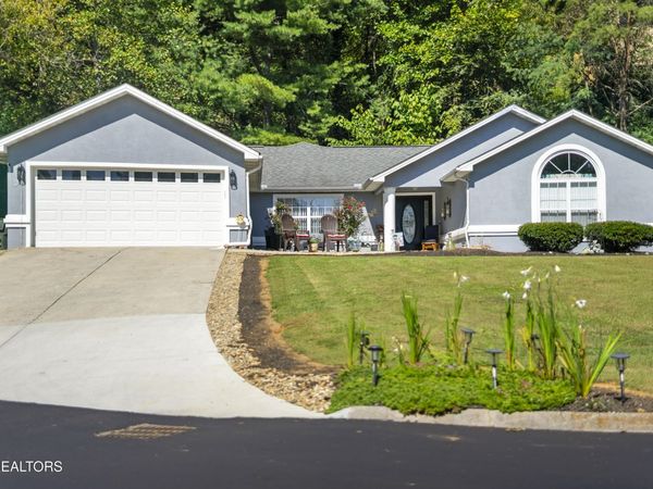 205 Lexington Place, Sevierville, TN 37862