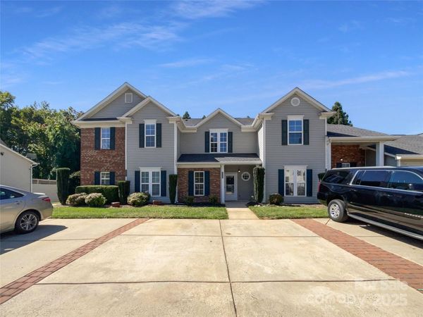 9065 Cinnabay Drive, Charlotte, NC 28216