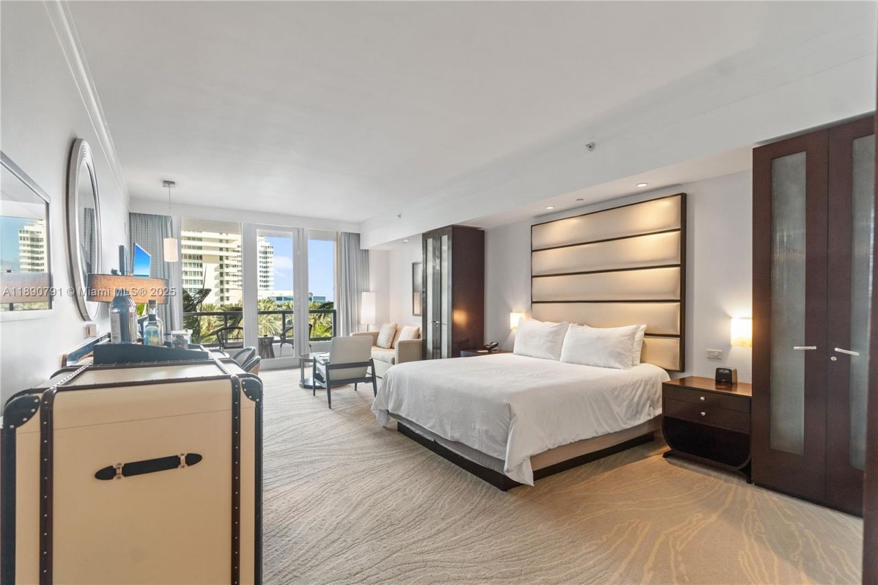 4391 Collins Ave, Unit 402, Miami Beach, FL 33140 Photo