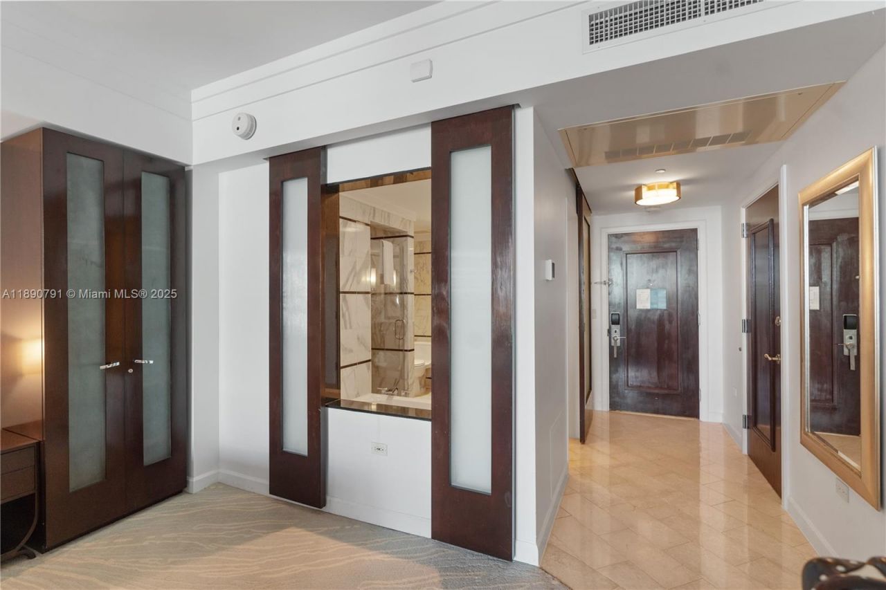 4391 Collins Ave, Unit 402, Miami Beach, FL 33140 Photo