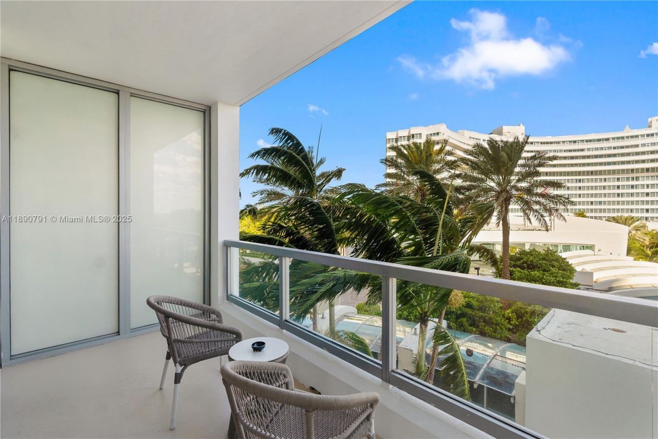 4391 Collins Ave, Unit 402, Miami Beach, FL 33140 Photo